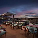 Otel Puccini Milan, Tapestry Collection By Hilton