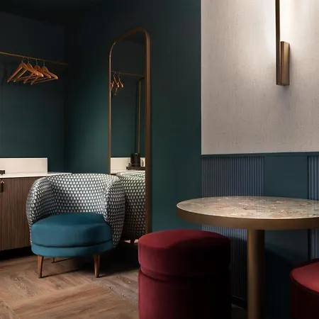Hotel Puccini Milan, Tapestry Collection By Hilton
